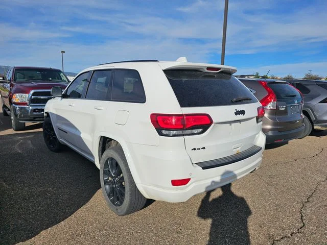 Used 2018 Bright White Clearcoat Jeep Altitude image 7