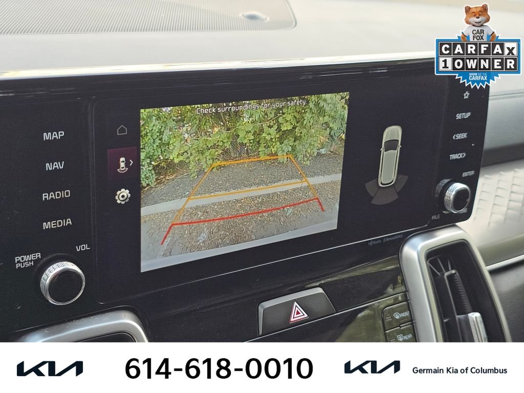 Used 2022 White Kia S image 30