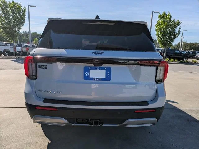 New 2026 Space White Metallic Ford Platinum image 42