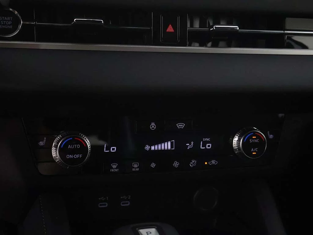New 2026 White Mitsubishi LE 1.5T S-AWC image 44