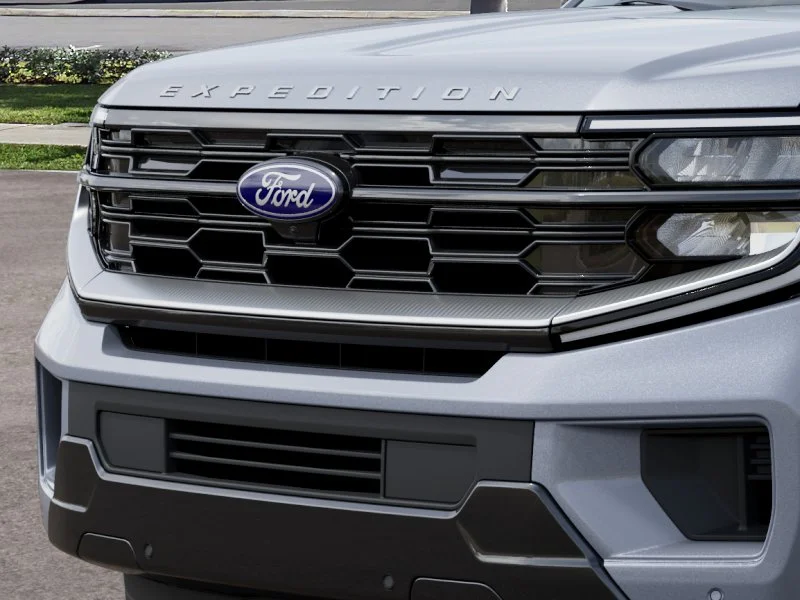 New 2027 Glacier Gray Metallic Tri-Coat Ford Platinum image 40