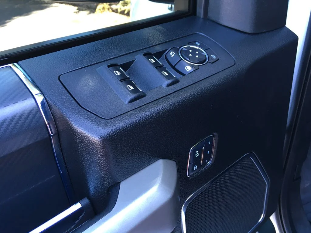 Used 2018 White Ford Lariat image 22