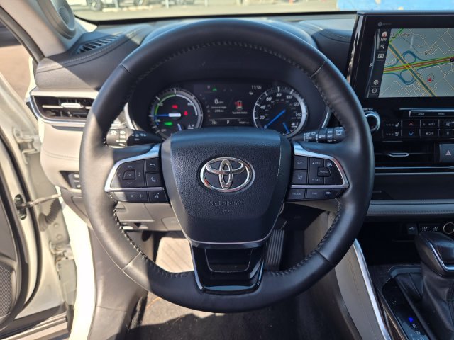 Used 2021 White Toyota Platinum image 20