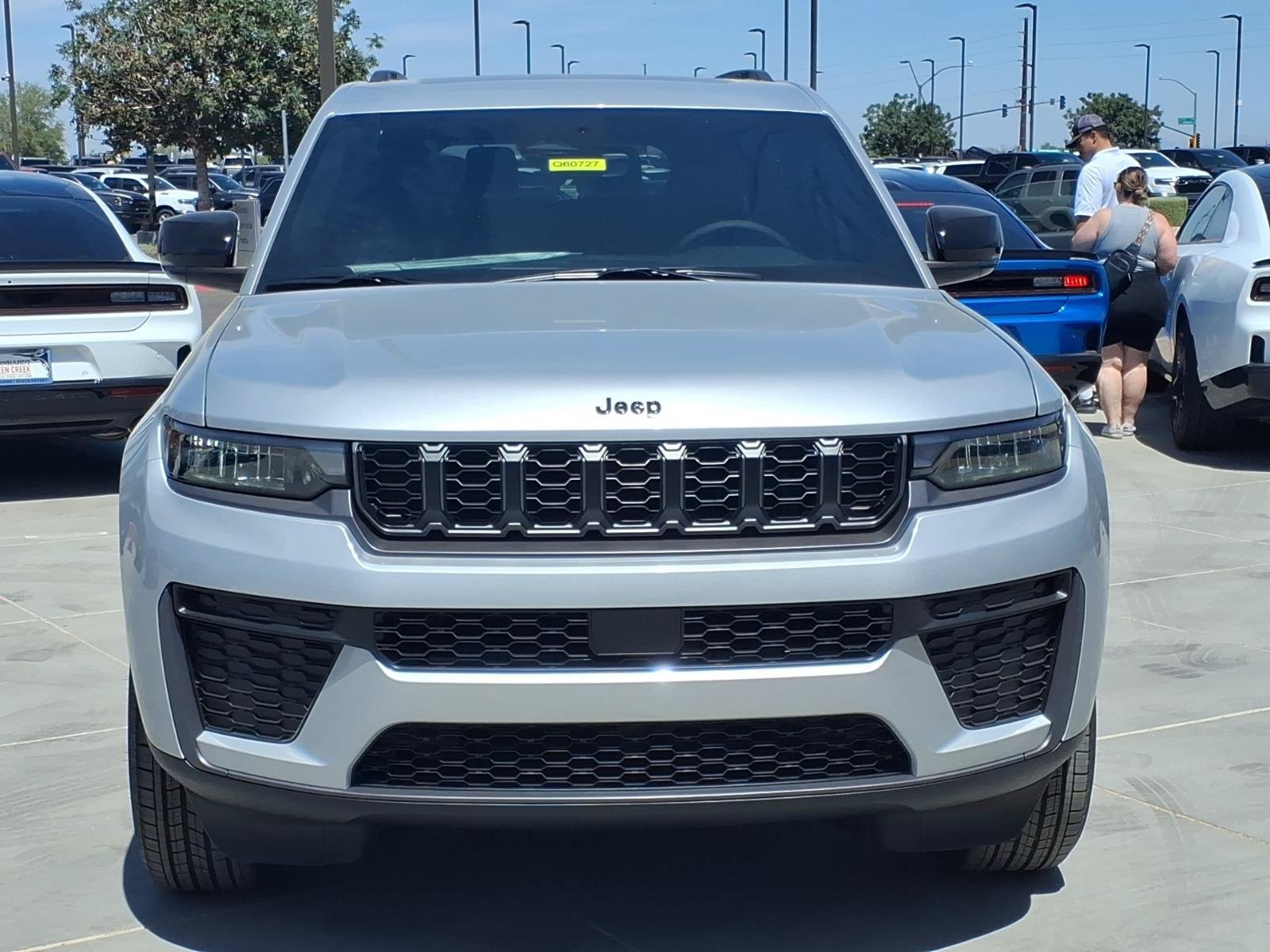 New 2026 Silver Zynith Exterior Paint Jeep Laredo Altitude image 2