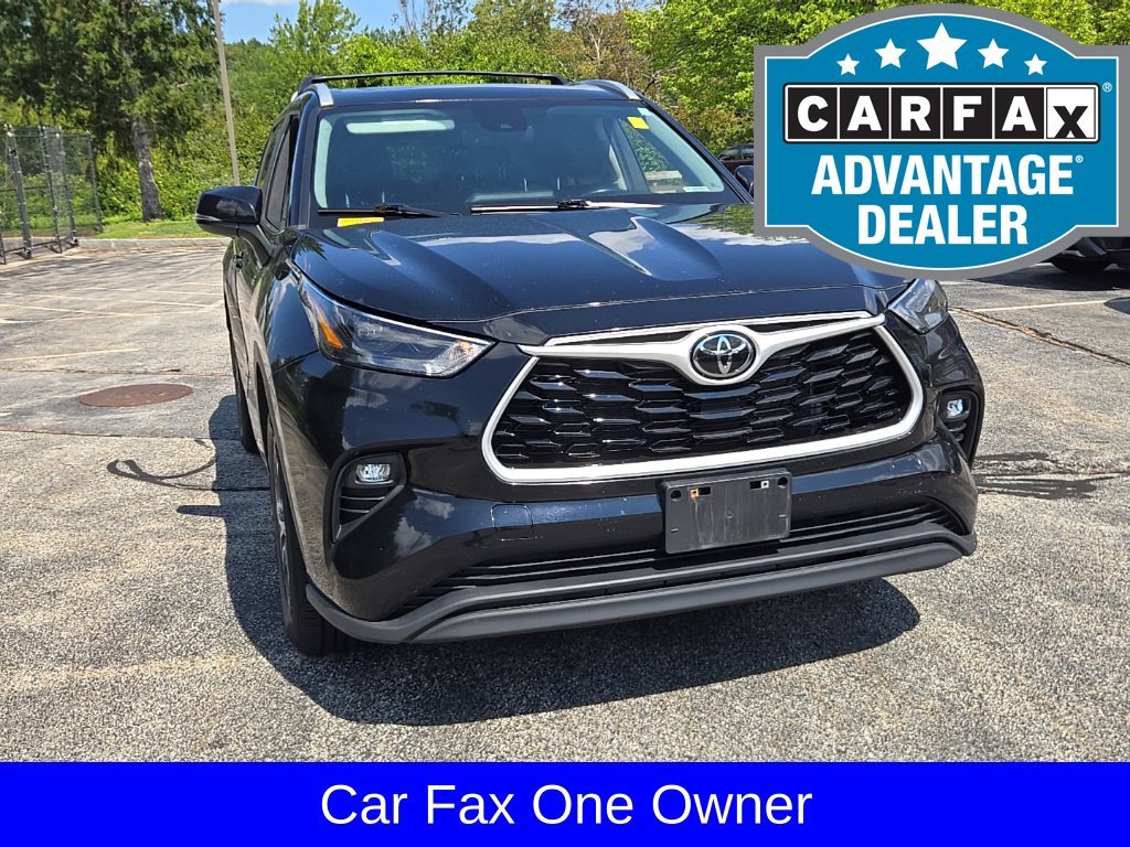 Used 2024 Black Toyota XLE image 3
