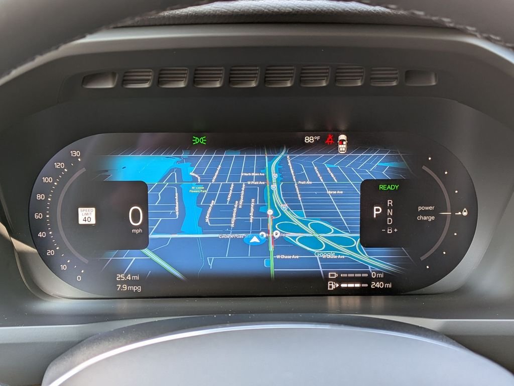 Used 2023  Volvo T8 Core Bright Theme image 22