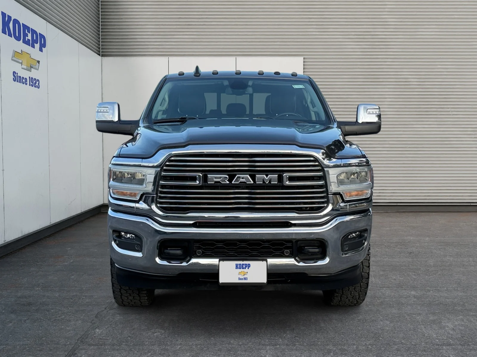 Used 2023 Granite Crystal Metallic Clearcoat Ram Laramie image 8