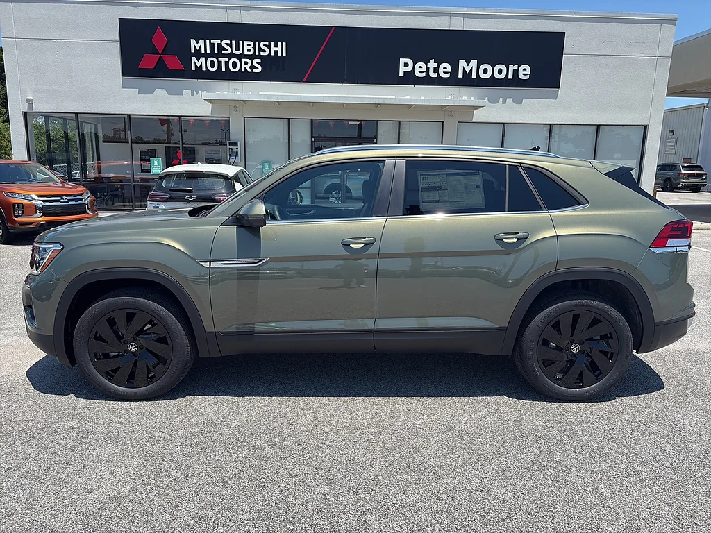 New 2026 Avocado Green Pearl Volkswagen 2.0T SE w/Technology FWD image 3