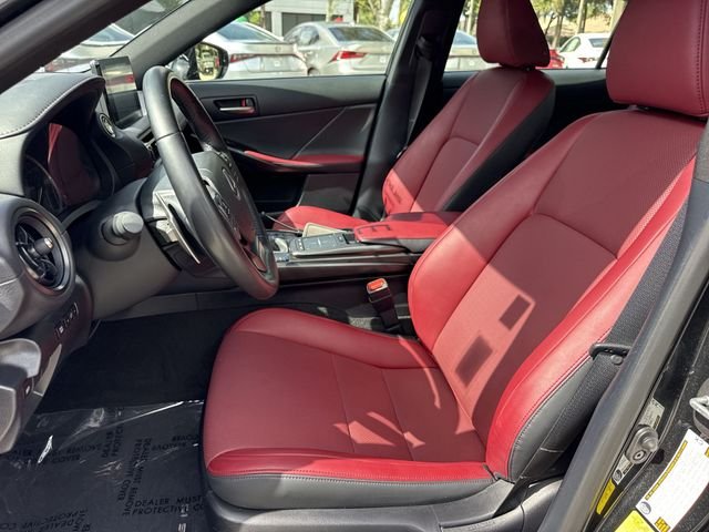 2024 Lexus IS 300 - Photo 11