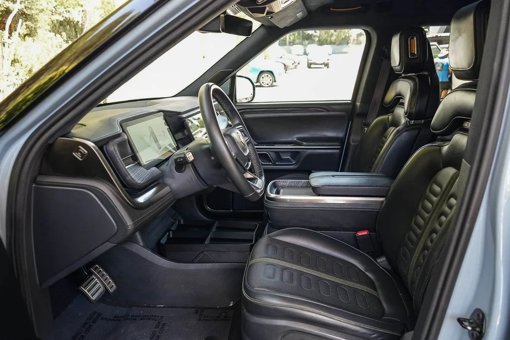 Used 2024  Rivian Adventure Dual Motor Perf Max Pack image 17