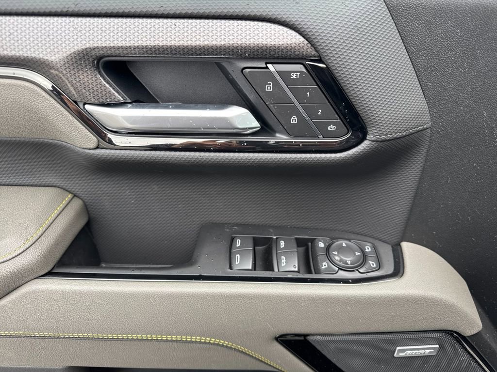 2026 Chevrolet Silverado 1500 ZR2 - Photo 10
