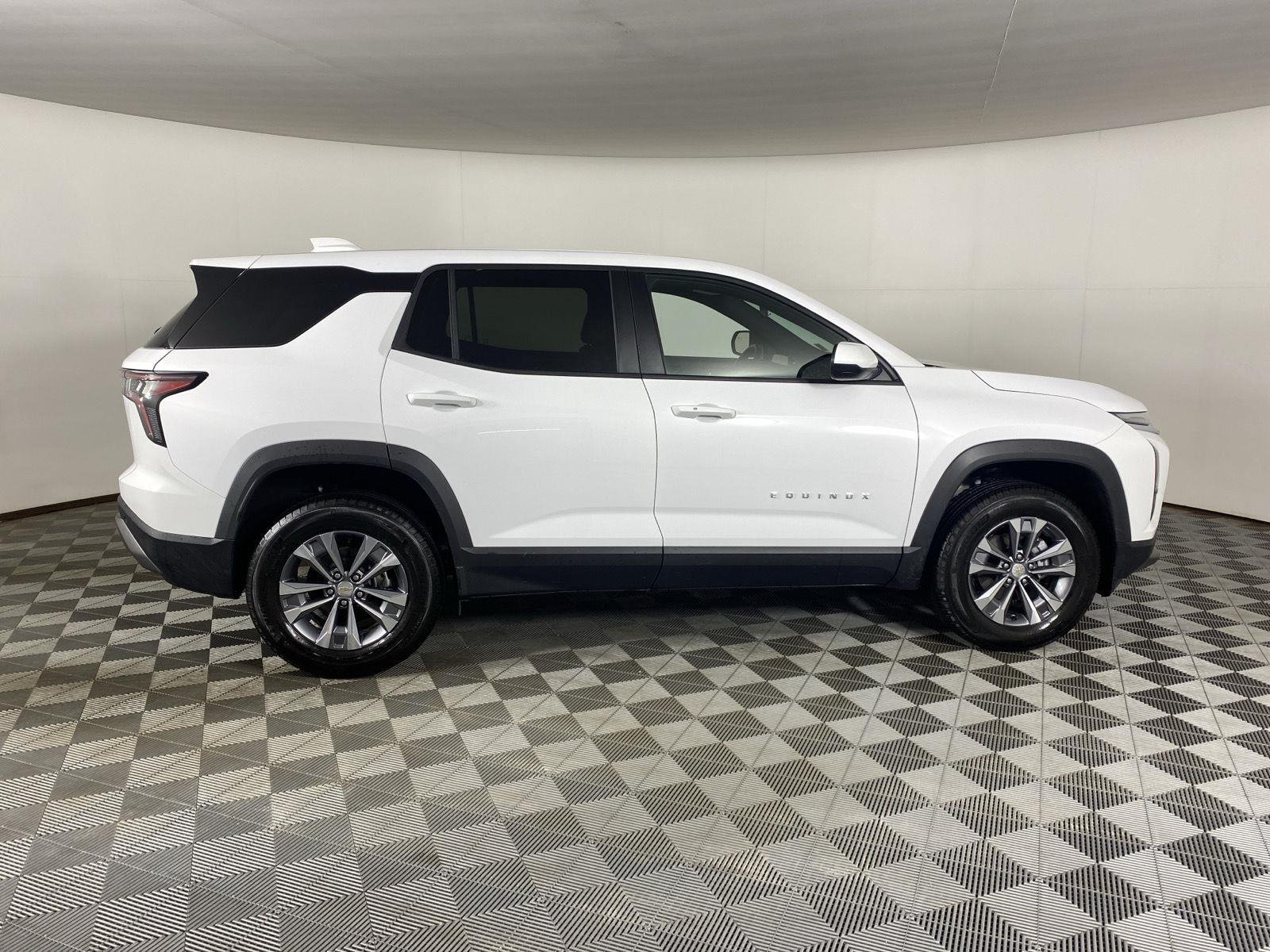 Used 2026 Summit White Chevrolet AWD LT image 8