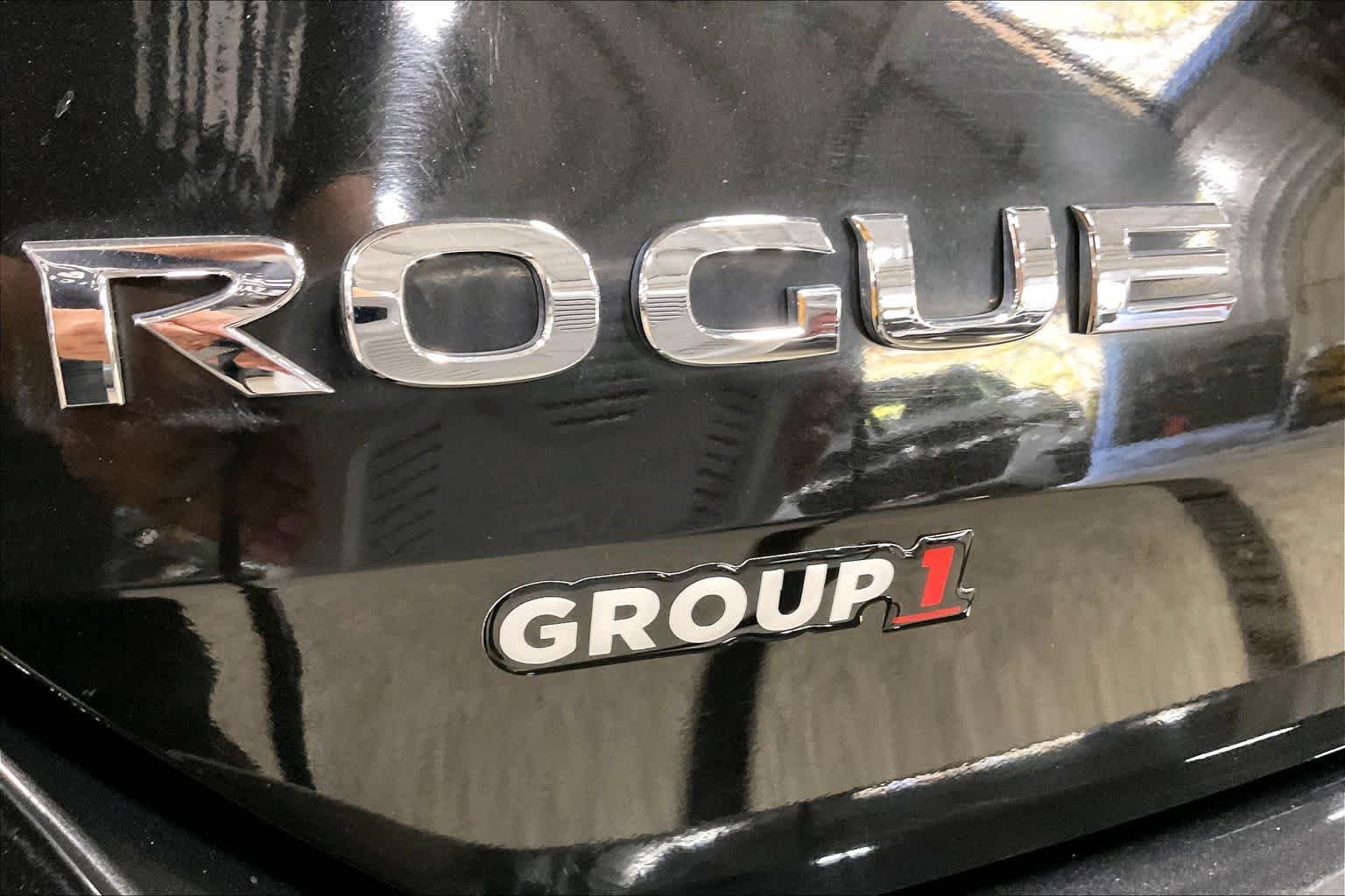 Used 2018 Magnetic Black Nissan SV image 31