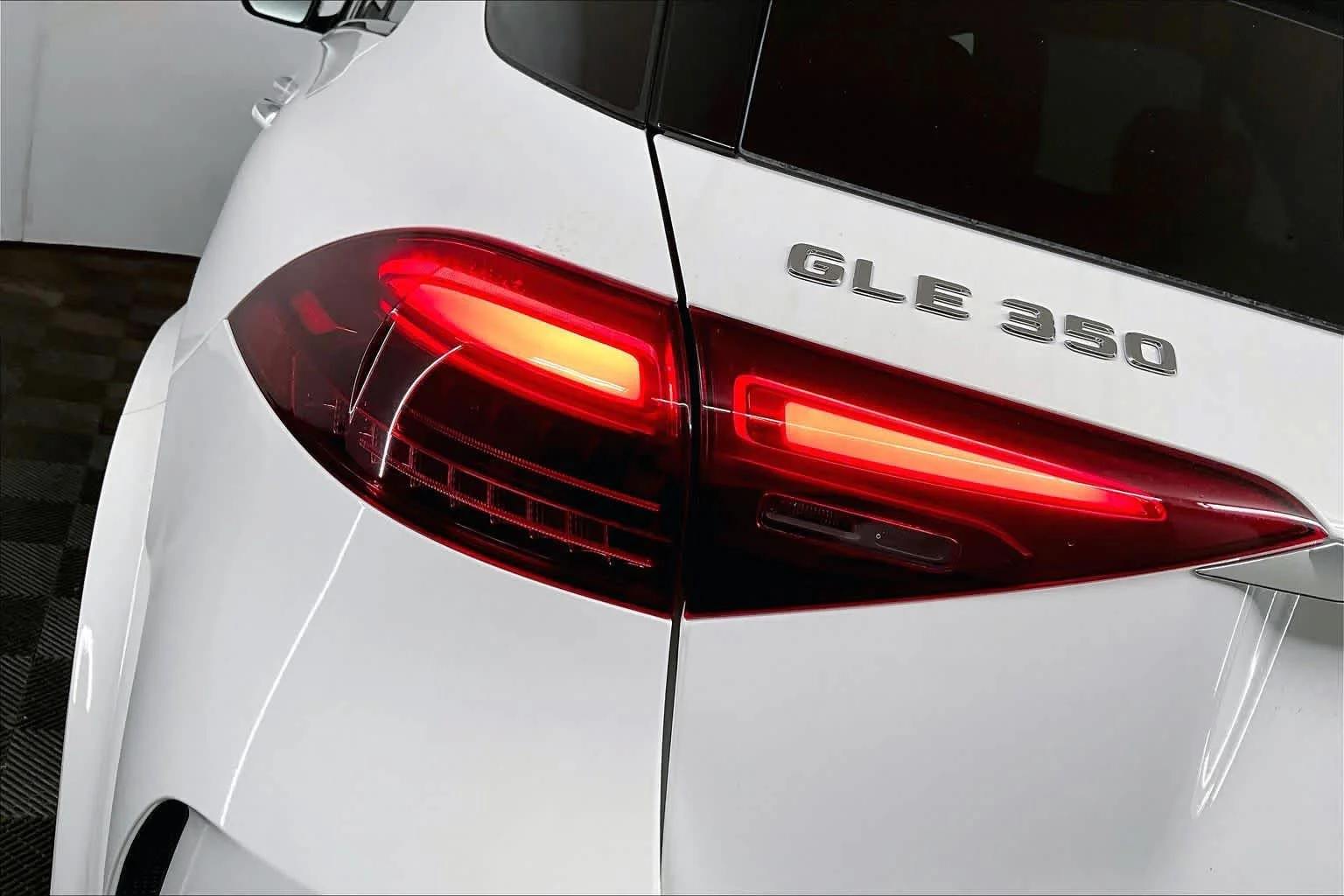 New 2026 Polar White Mercedes-Benz GLE 350 image 6