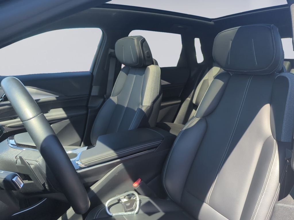 Used 2024 Green Cadillac Tech image 17
