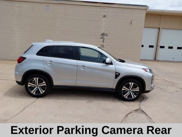 Used 2025 Black Mitsubishi 2.0 ES image 3