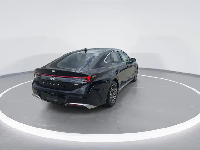 Used 2025 Black Hyundai Limited image 7