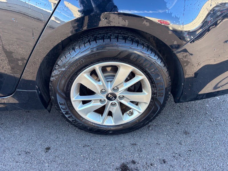 Used 2018 Black Kia LX image 15