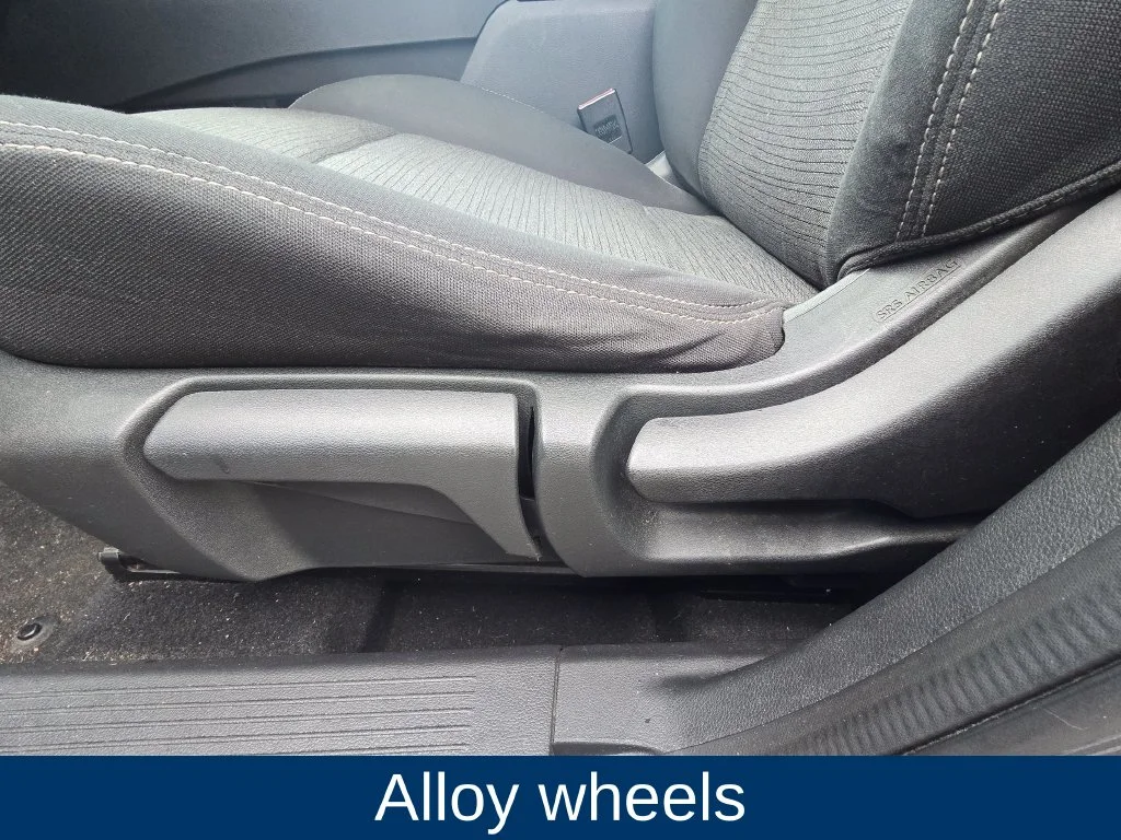 Used 2021 Gray Nissan S image 17