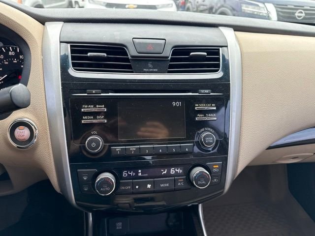 Used 2015 White Nissan 2.5 SL image 33
