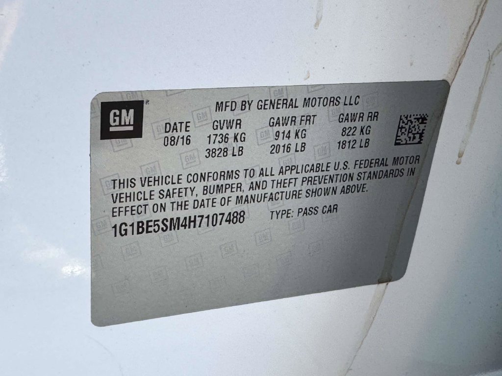 Used 2017 White Chevrolet LT image 27