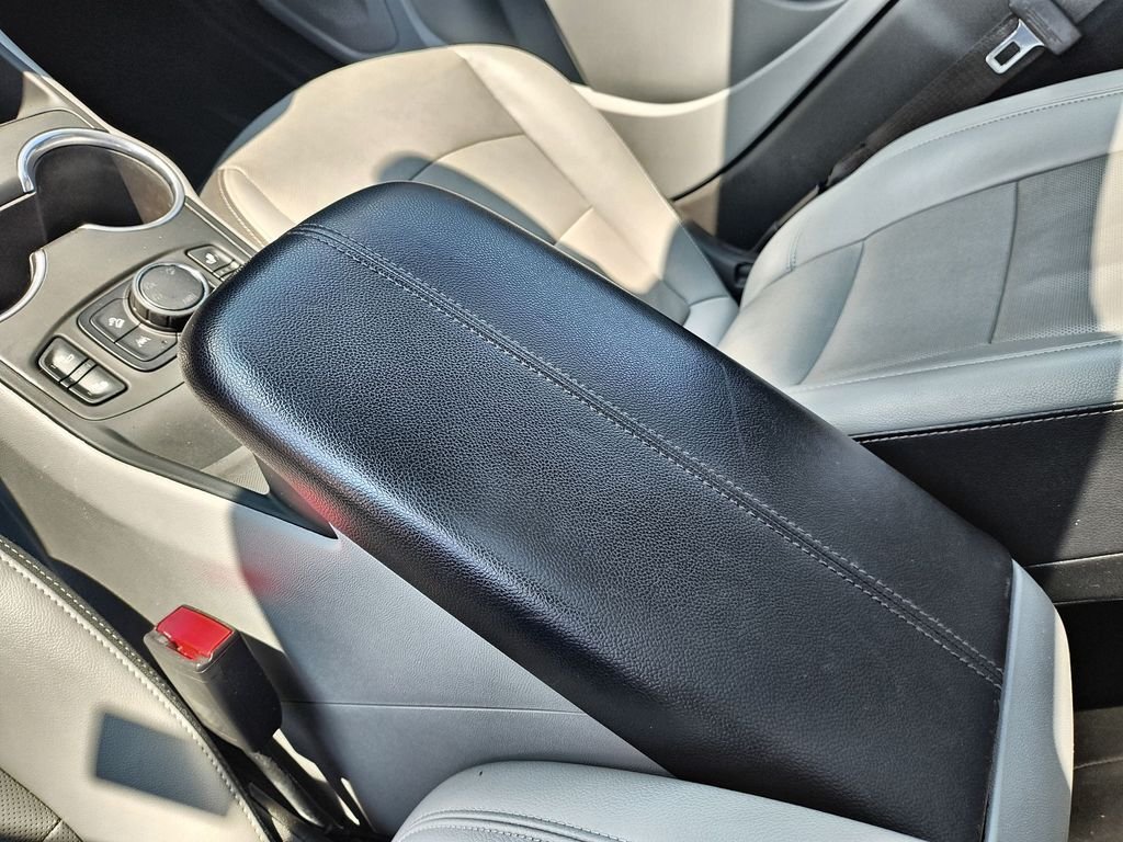 Used 2022 Silver GMC SLT image 21