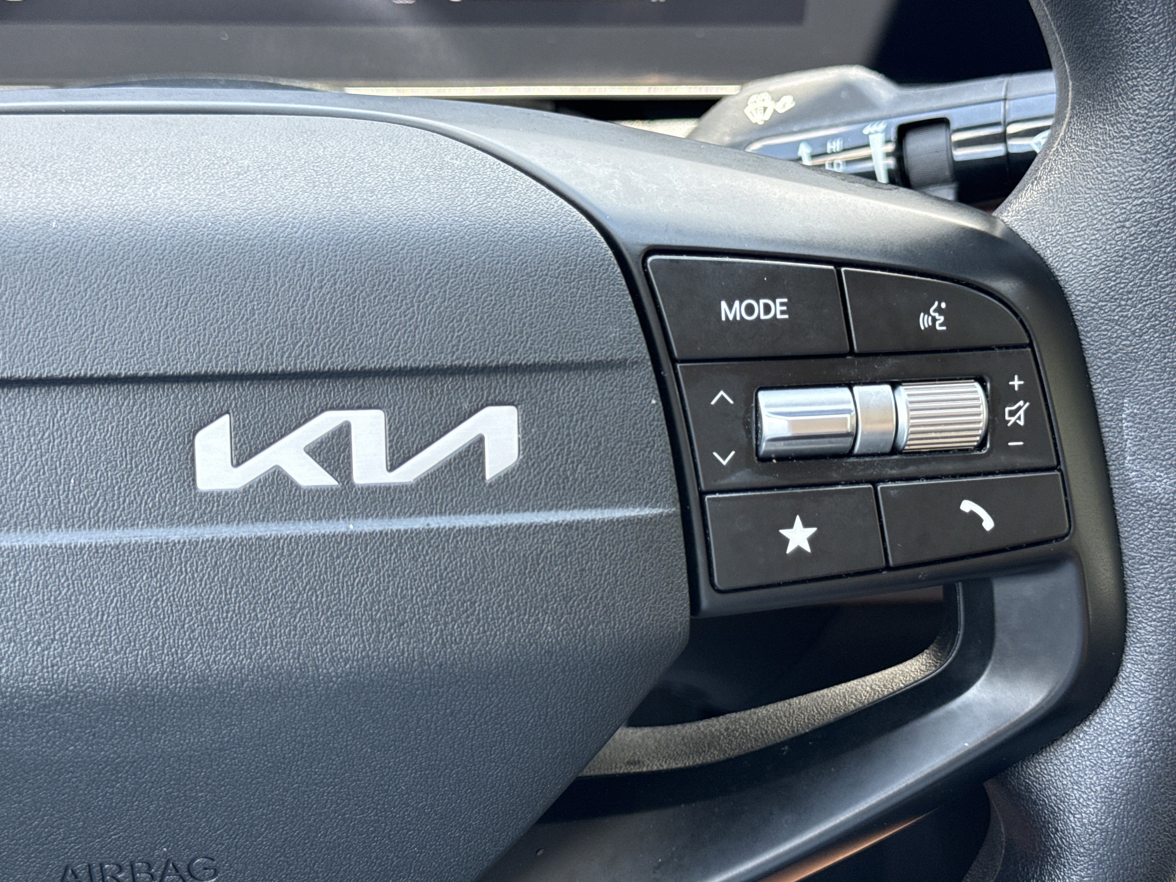 2025 Kia K4 LXS - Photo 21