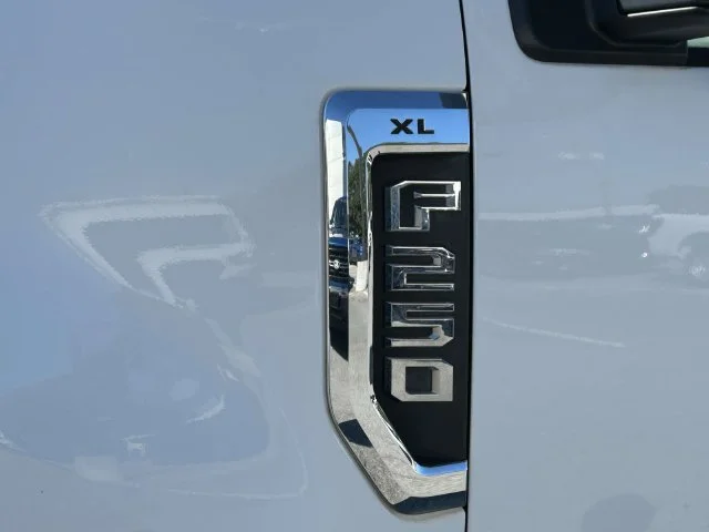 Used 2017 White Ford XL image 9