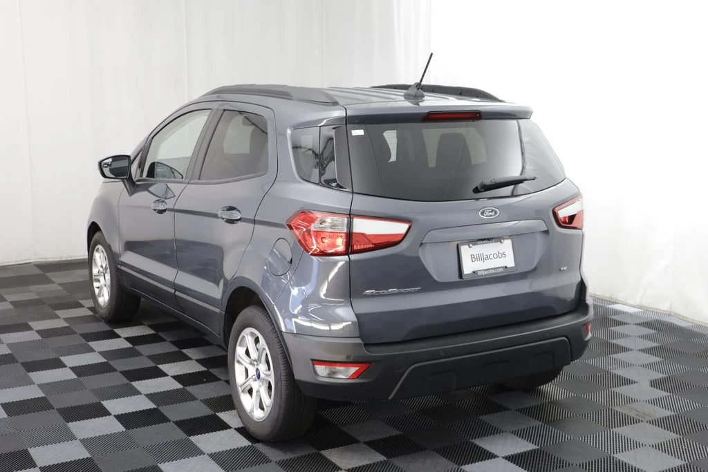 Used 2021 Smoke Metallic Ford SE image 16