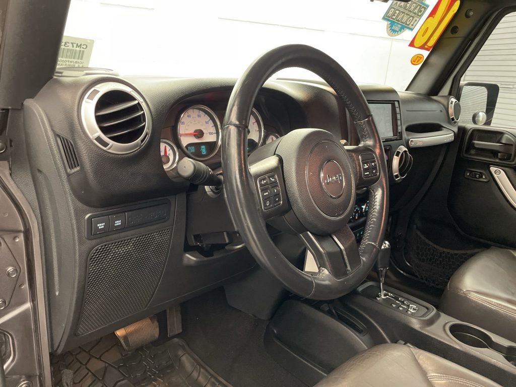 Used 2016 Gray Jeep Unlimited Rubicon image 17