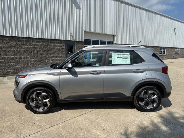 New 2025 Shimmering Silver Hyundai SEL image 42