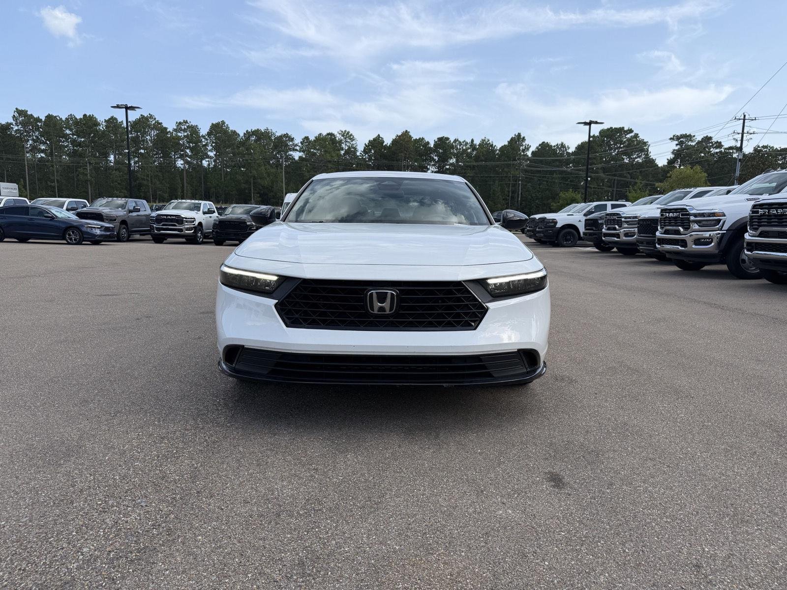 Used 2023 Platinum White Pearl Honda Sport-L image 2