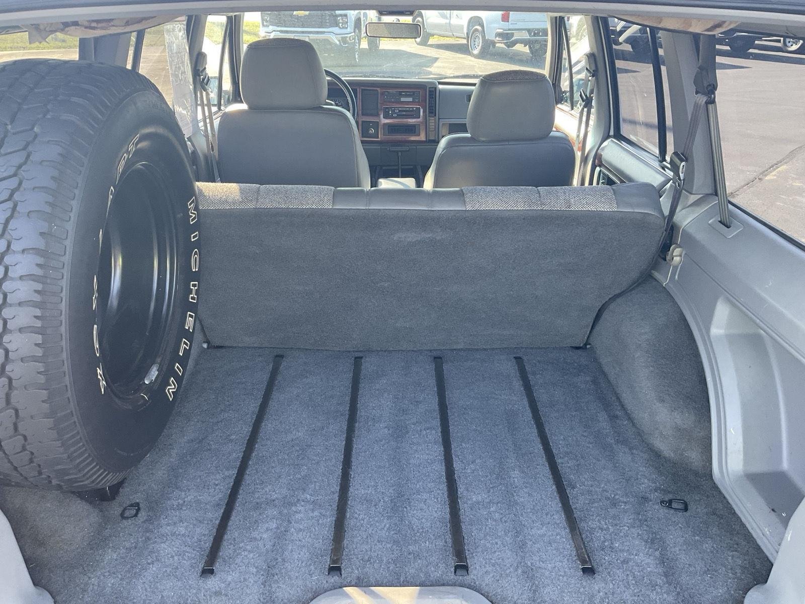 Used 1995  Jeep Country image 11