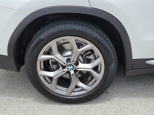Used 2023 White BMW xDrive30i image 5