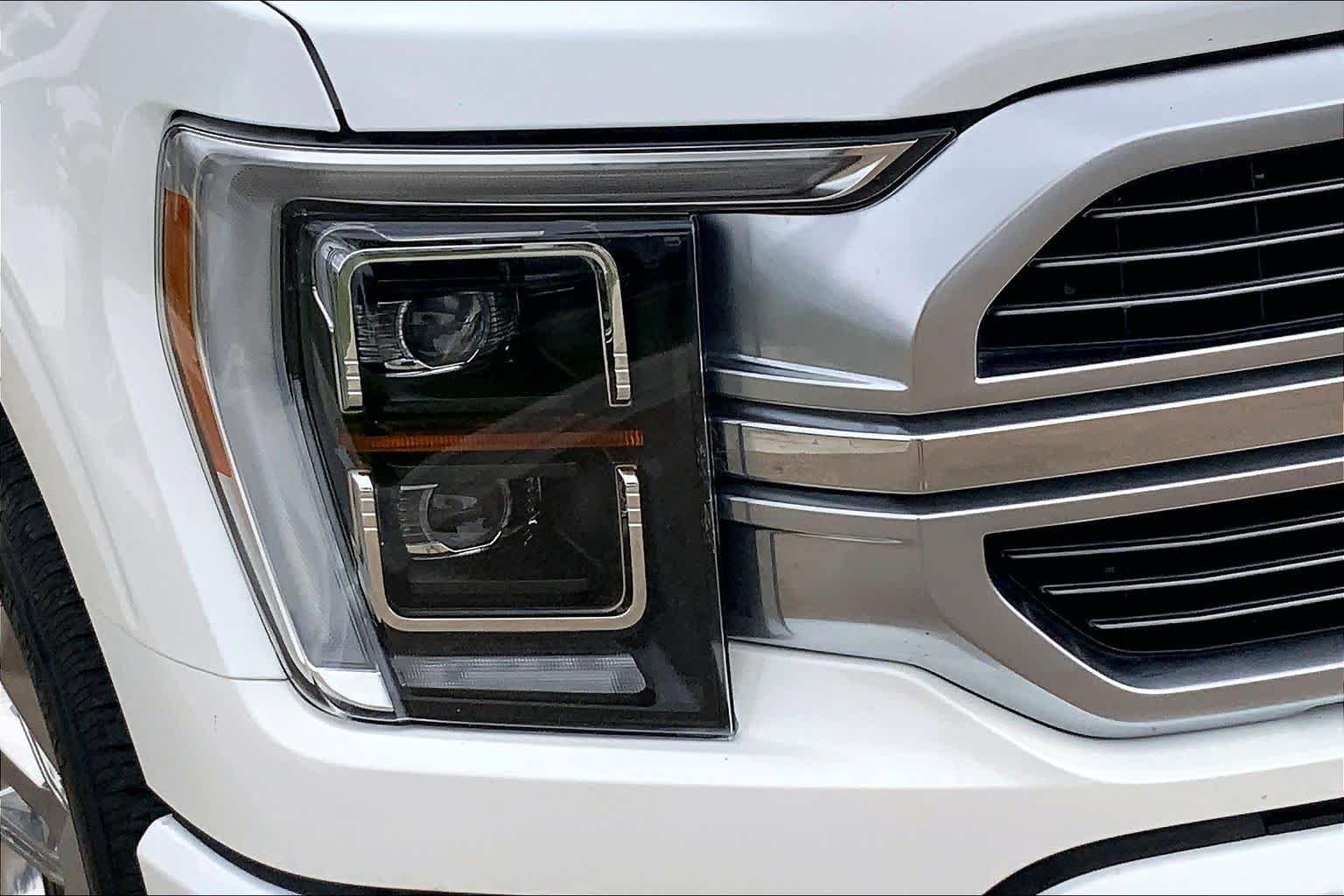 Used 2021 Star White Metallic Tri-Coat Ford Limited image 28