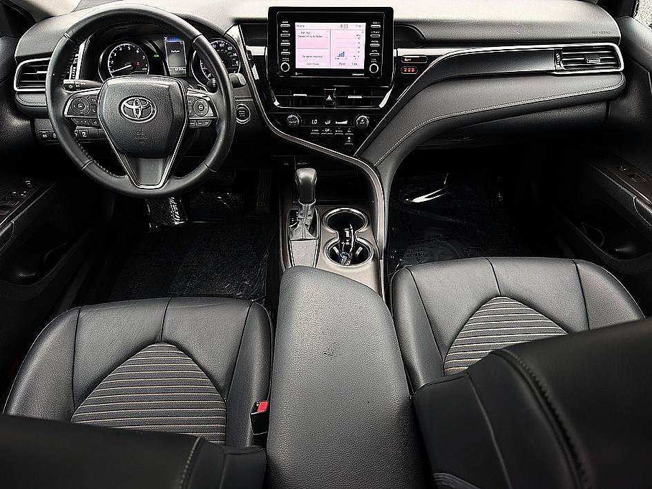 Used 2021 Midnight Black Metallic Toyota SE image 6
