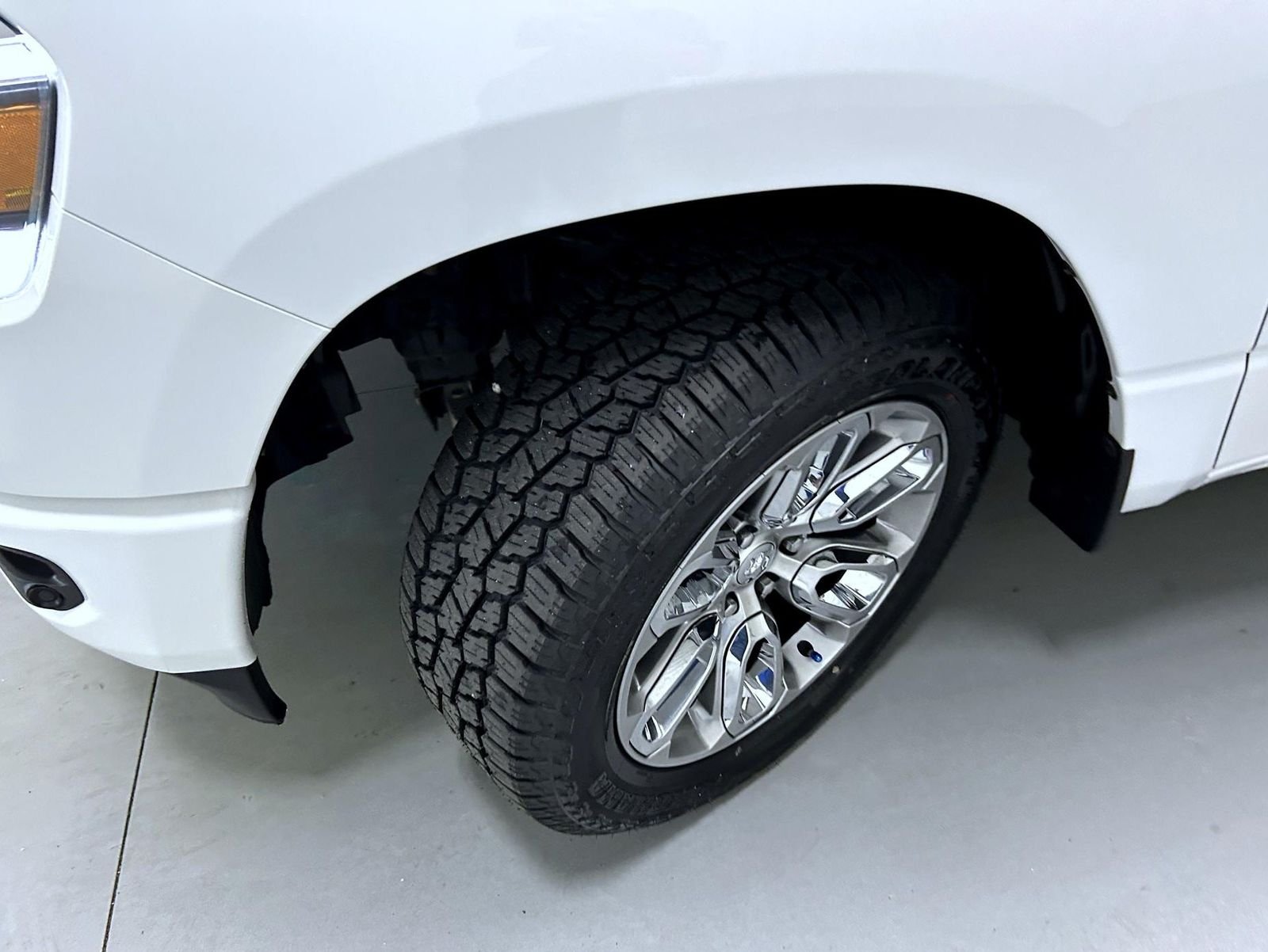 Used 2023 White Ram Laramie image 22