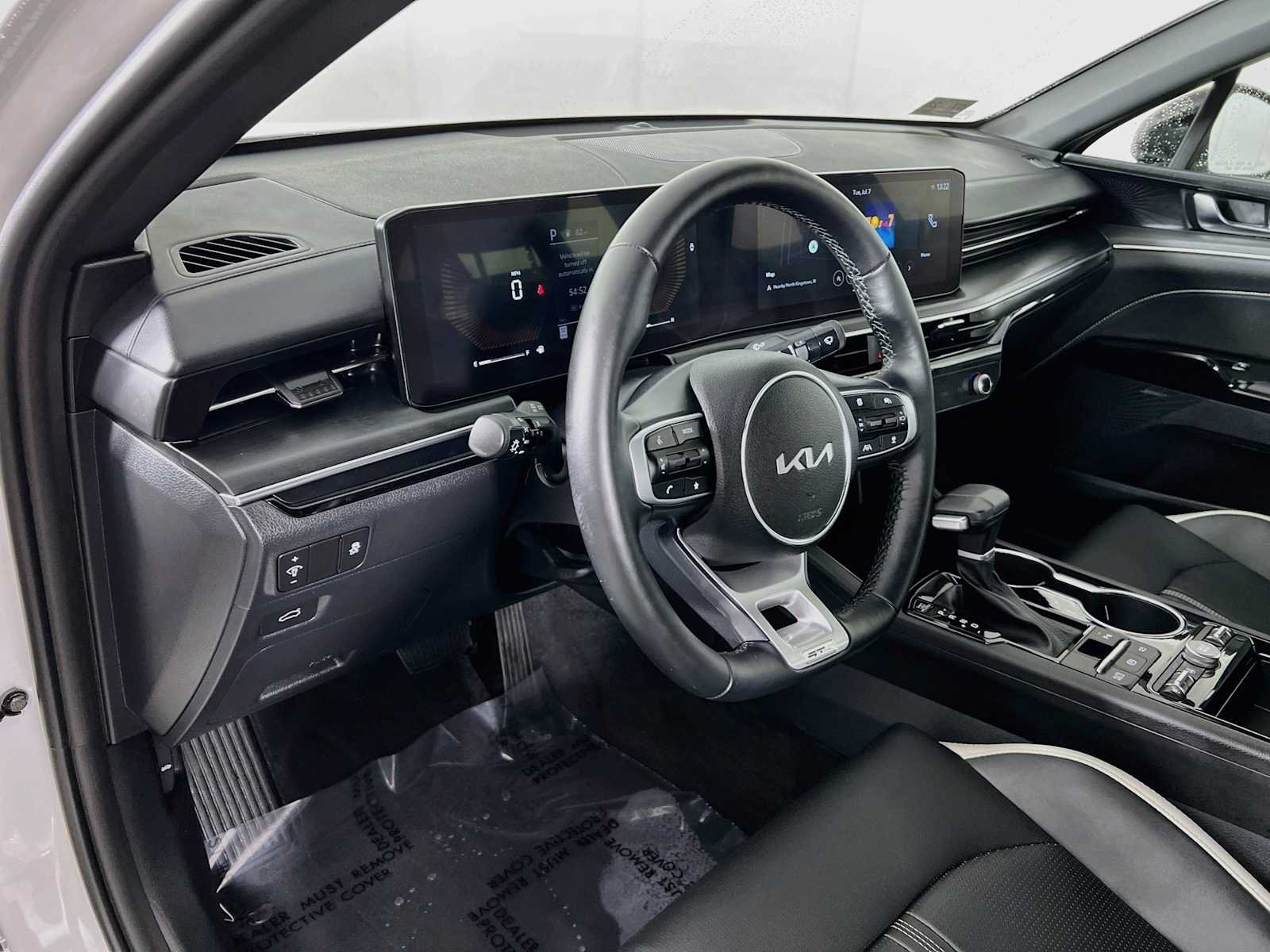 Used 2026 Snow White Pearl Kia GT-Line image 9