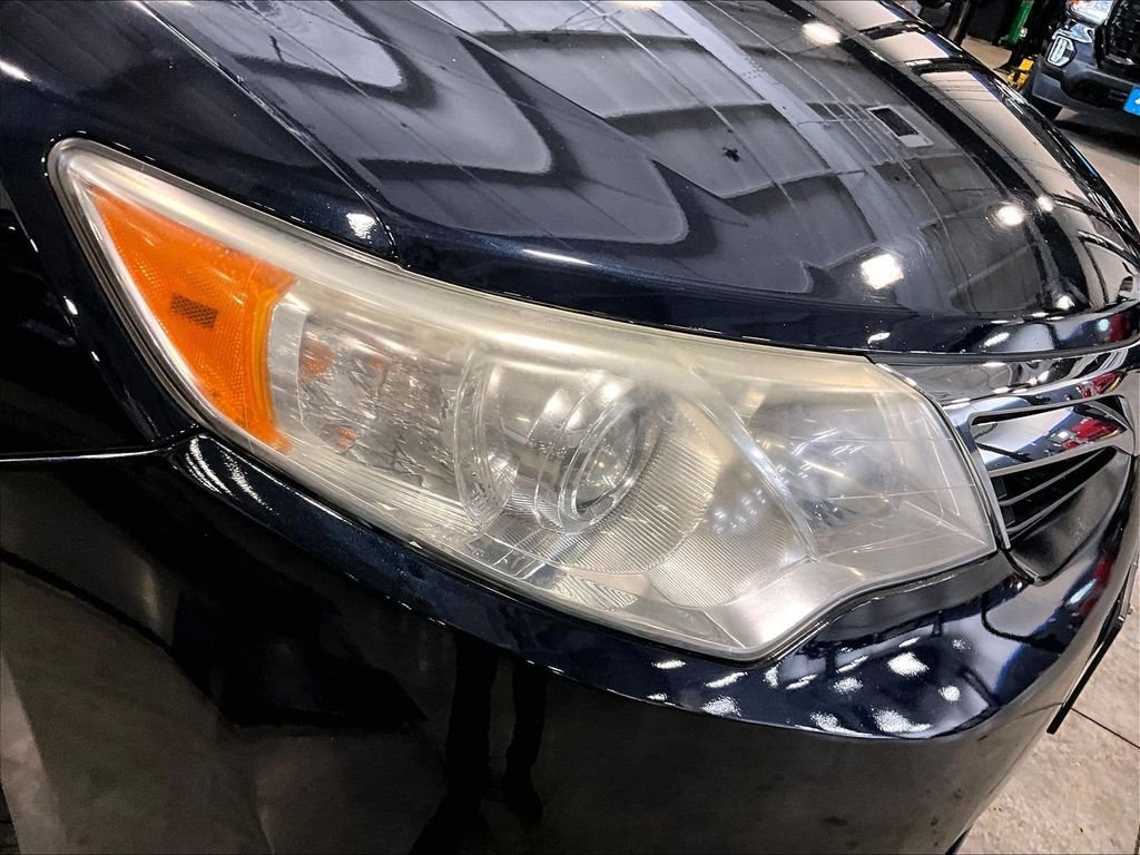 Used 2014 Gray Toyota LE image 33