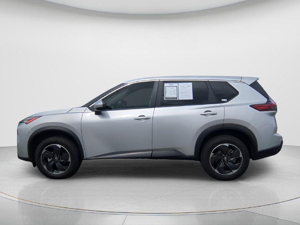 2025 Nissan Rogue SV - Photo 8