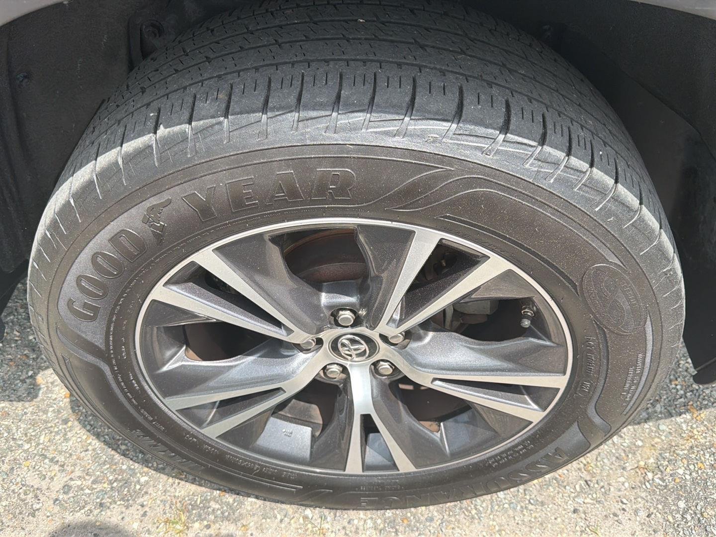 Used 2019  Toyota LE image 13