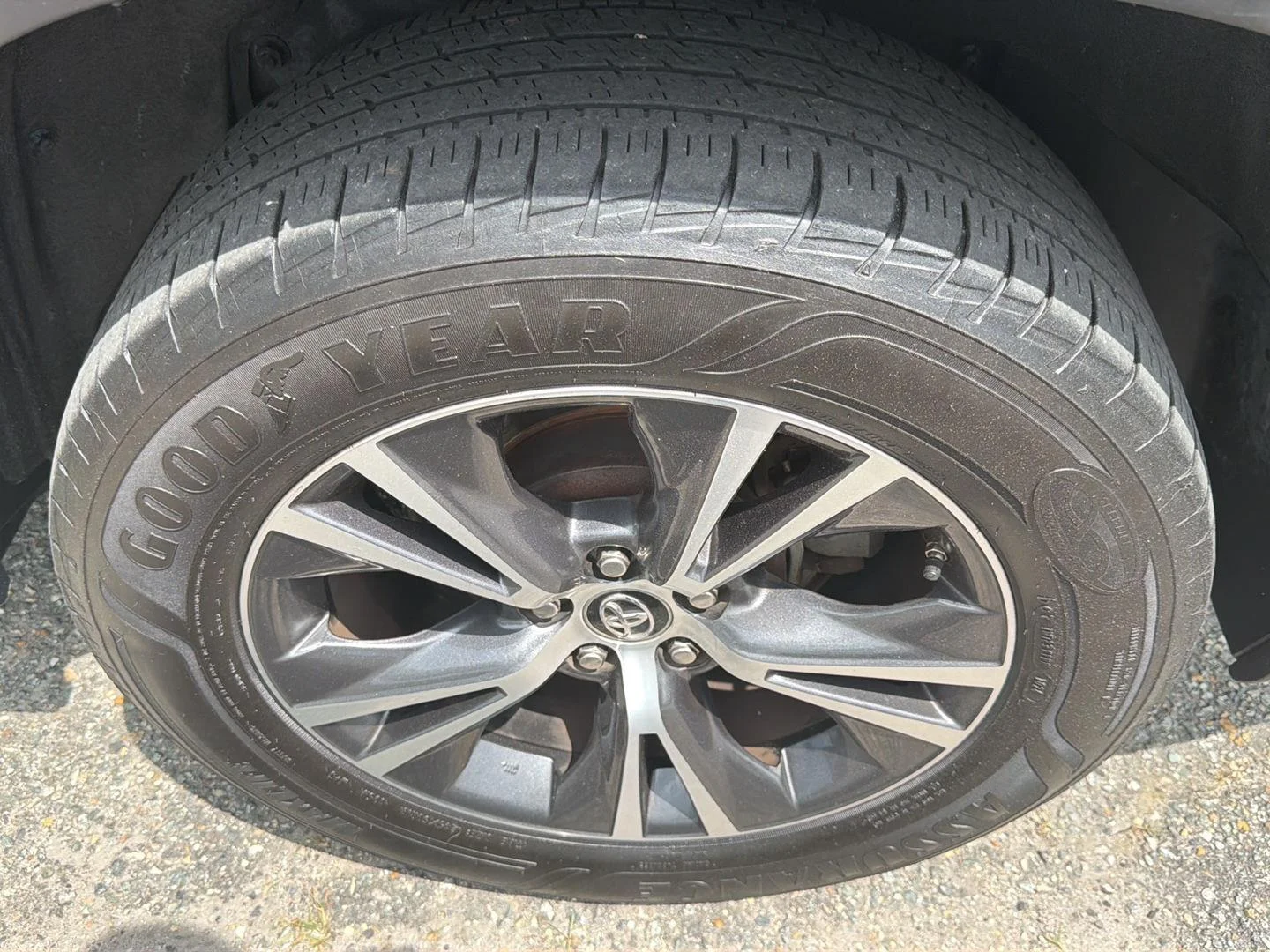 Used 2019  Toyota LE image 13