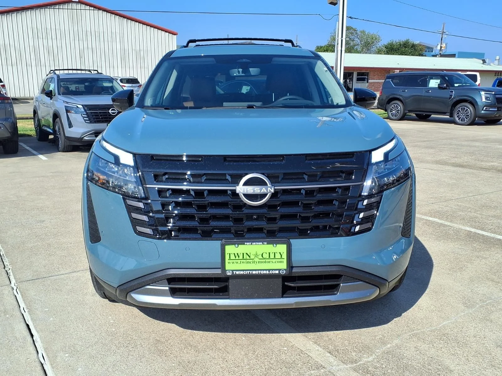 New 2026 Green Nissan Platinum image 5