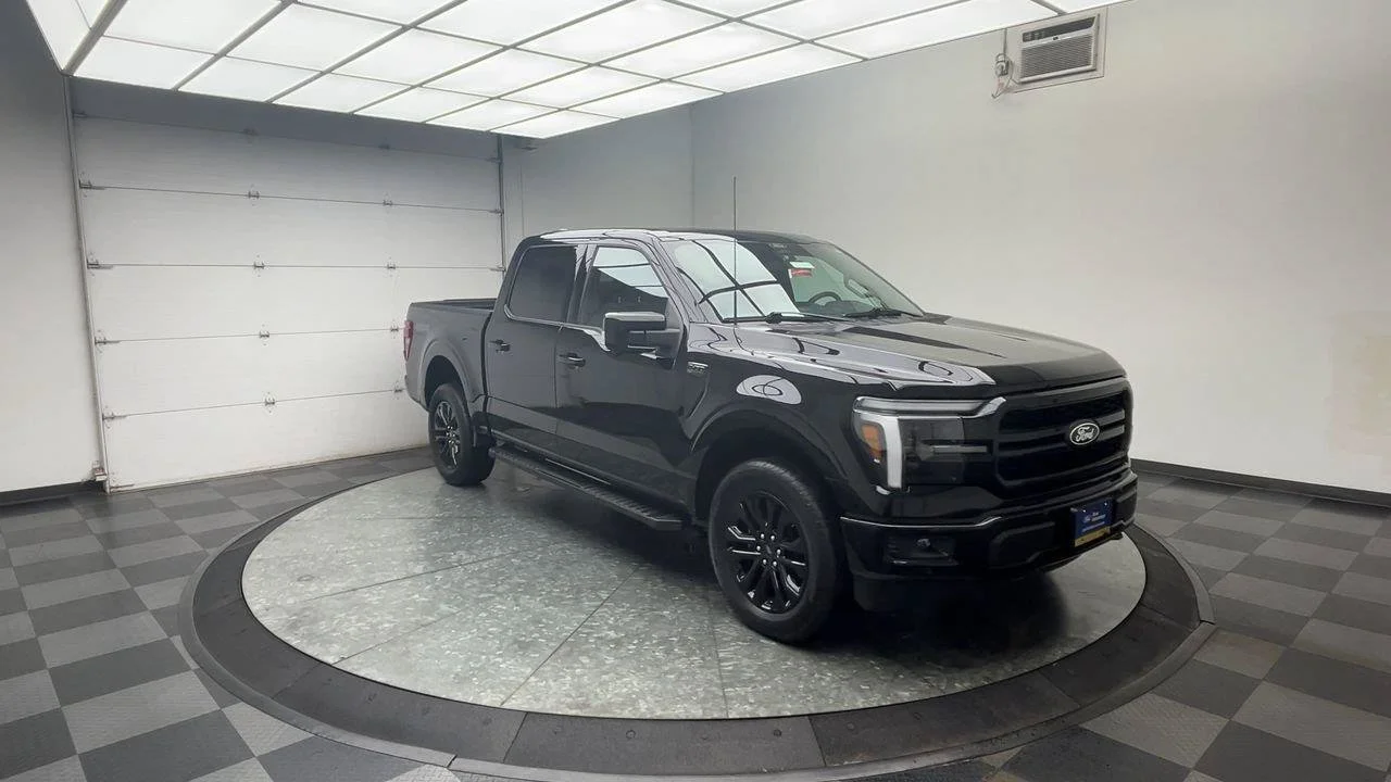 Used 2025 Black Ford LARIAT image 36