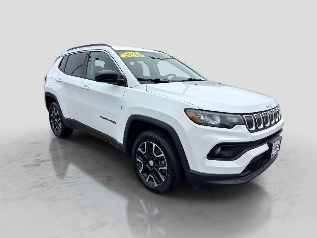 Used 2022 White Jeep Latitude image 7