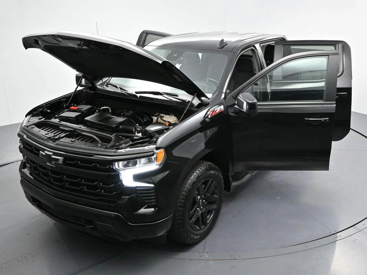 Used 2023 Black Chevrolet RST image 39