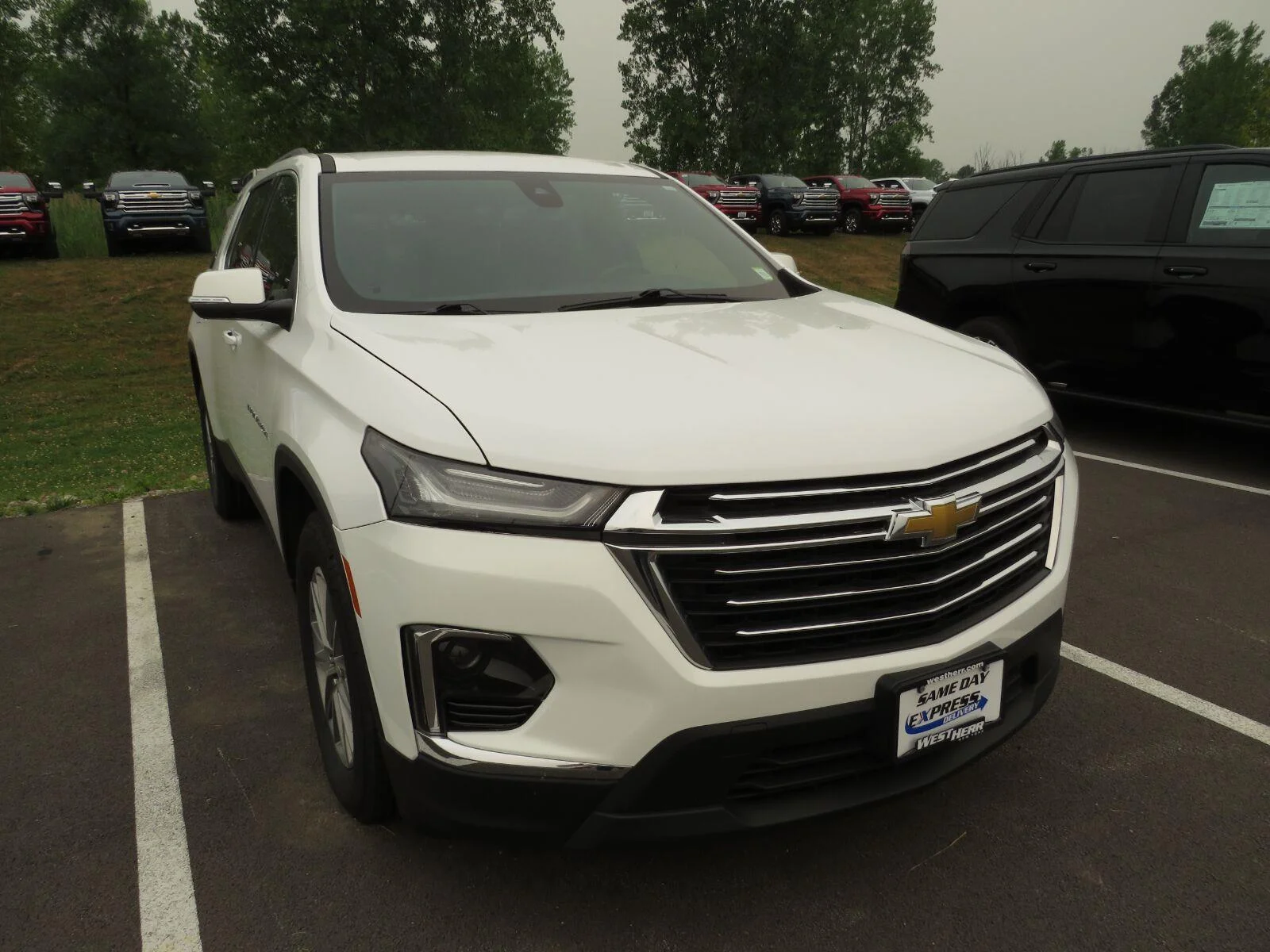 Used 2023 Summit White Chevrolet LT Cloth image 3