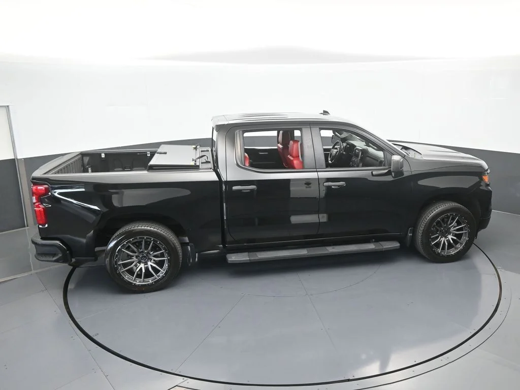 Used 2022 Black Chevrolet Custom image 51