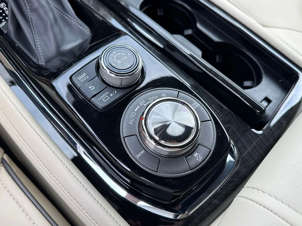 Used 2021 Black INFINITI Sensory image 36