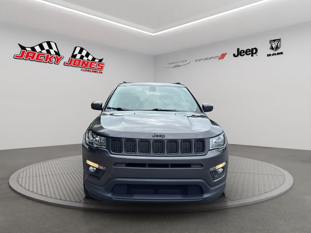 Used 2019 Granite Crystal Met Jeep Altitude image 14
